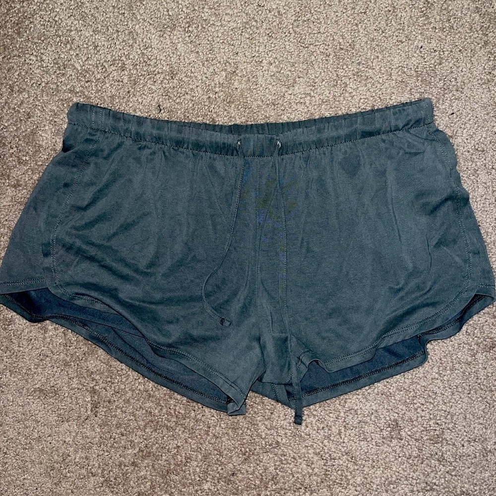 Aerie Medium Loose-Fitting Shorts